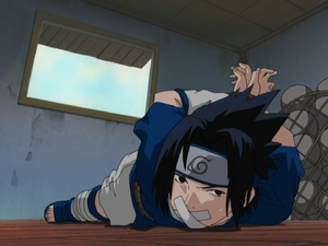 Ficha de Chongas [Uchiha Itachi] 300px-Rope_Escape_Technique_part_1