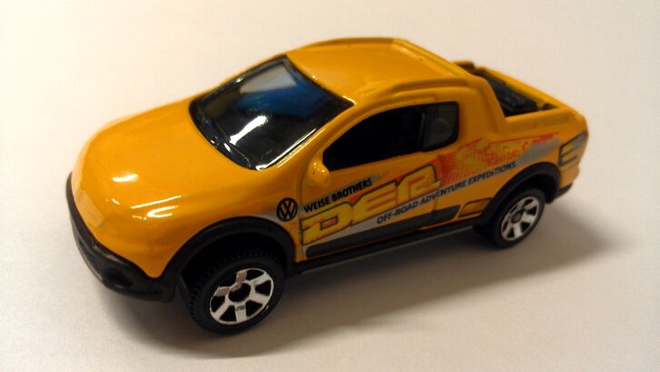 Matchbox 2011 - Página 9 726px-OutdoorSportsmanVolkswagenSavieroCrossyelloworange