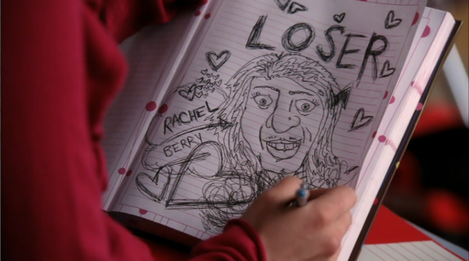 Quinn / Rachel - Faberry - Page 2 Quinn_drawing_rachel_with_hearts