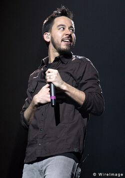 ----((linkin park))---- 250px-MikeShinodainBKK