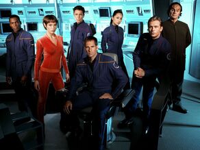 Star Trek:Enterpise 292px-Enterprise_cast%2C_S3