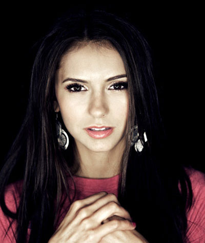 Герои на хората Nina-dobrev-3