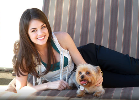  [Jogo] Hot or Not - Página 35 Lucy_Hale_hot_photoshoot_with_Bentley_013