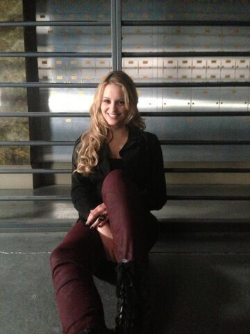 Czy Boyd i Erica przeżyją? 360px-Teen_Wolf_Season_3_Behind_the_Scenes_Gage_Golightly_on_Set_Secret_Picture.jpg_large