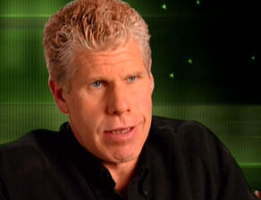 GIVE ME FIVE MINUTS! 292px-Ron_Perlman