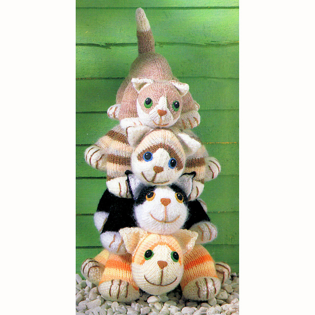 chat Four_cuddly_cats_pile_medium2