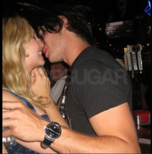 ¿Romances de Steven R Mcqueen? Steven-R-McQueen-Candice-Accola-making-out-boys-of-the-vampire-diaries-14968455-296-300