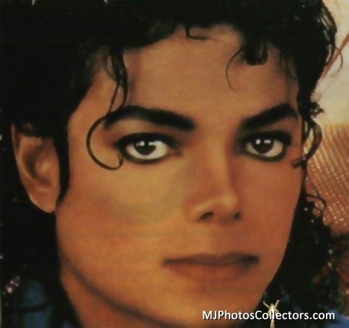 Mais algumas fotinhos lindas do Nosso Michael ! BEAUTIFUL-MEN-3-michael-jackson-15011701-500-469