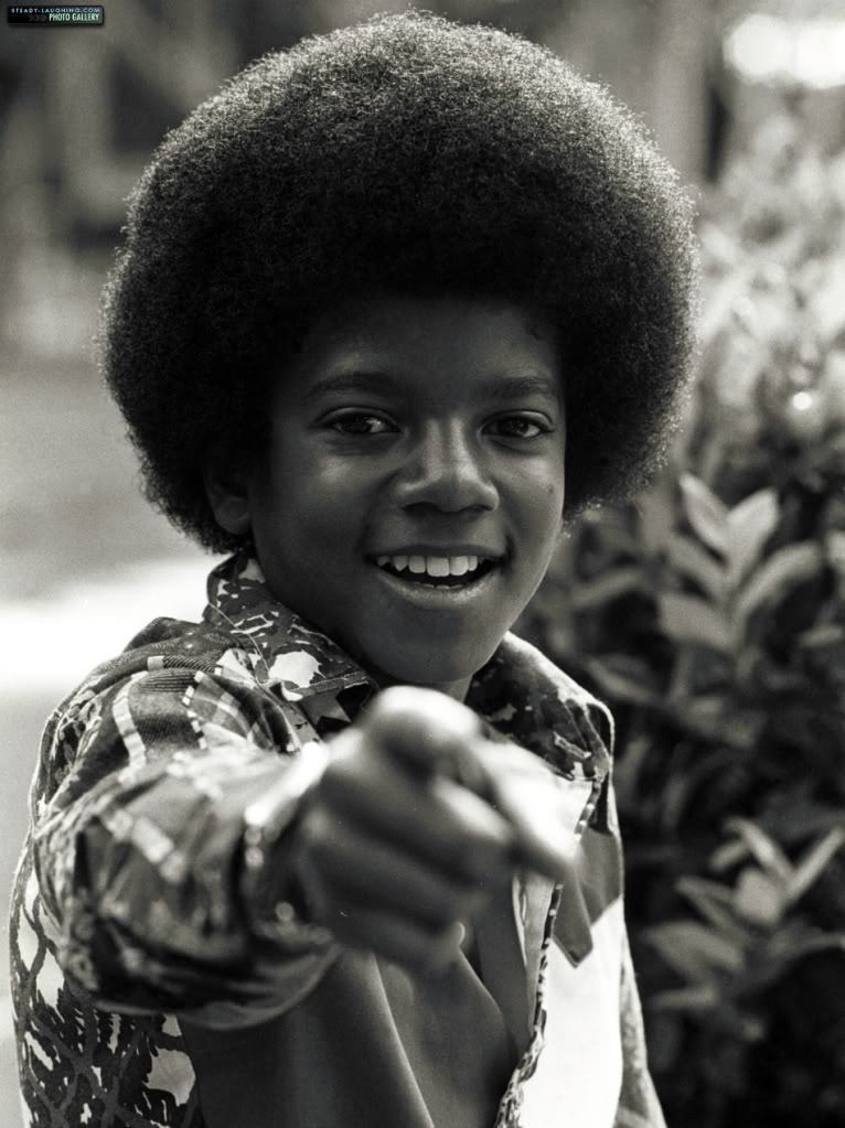 O pequeno gênio - Página 4 Michael-Jackson-33-young-michael-jackson-15045621-766-1023