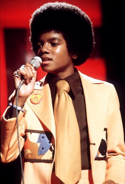 O pequeno gênio - Página 4 Michael-young-michael-jackson-15153199-428-629