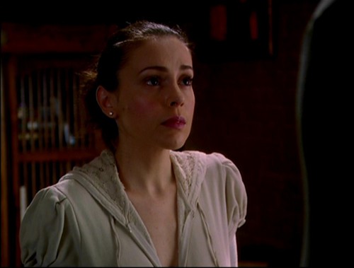 Галерия на Фийби - Page 11 Forever-Charmed-alyssa-milano-15846656-500-379