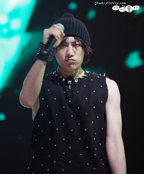 (¯`·.¸¸.- نآآد ـي فرقة B2ST -.¸¸.·´¯)  Hyunseung-beast-b2st-16034844-500-603