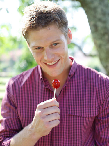 Fotos de Zach Roerig en la revista Seventeen Zach-Roerig-Seventeen-Magazine-the-vampire-diaries-16277655-375-500