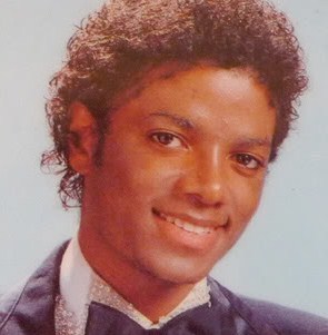 SMILE! O Sorriso de Michael!  Michael-michael-jackson-16623073-295-301