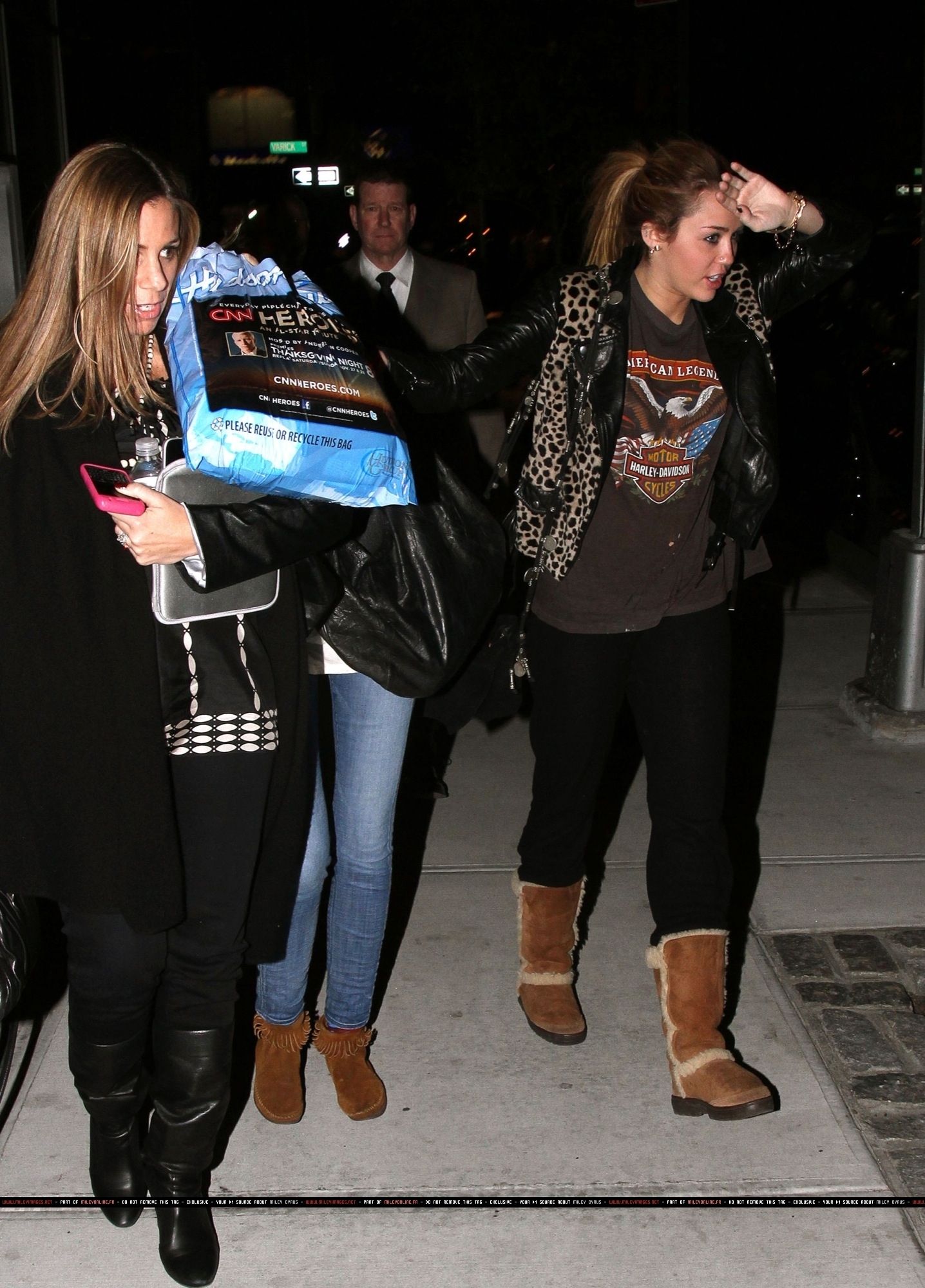 miley leaving her hotel in manhattan 12.11.10 Miley-leaving-her-hotel-in-Manhattan-12-11-10-miley-cyrus-16926955-1436-2000