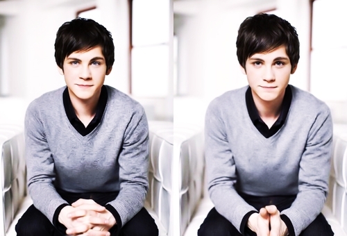 Look! I'm the sun ~ Andrew Lemmins Logan-Lerman-logan-lerman-17000607-500-340