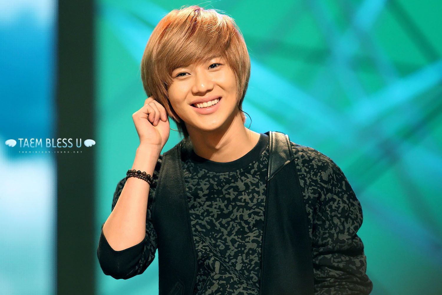 أهـــــداء لـــ HARA Taemin-2010-shinee-17059160-1500-1000