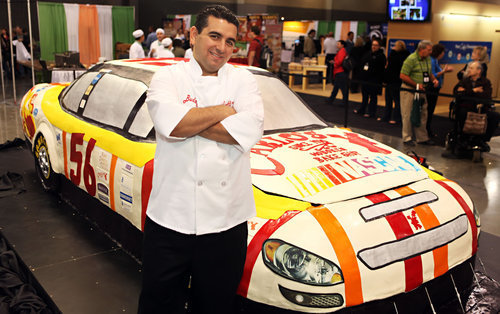 da a luz en el baño de un polideportivo... Life-Size-Nascar-cake-cake-boss-17124252-500-314