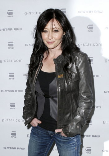 Галерия на Шанън Дохърти - Page 28 Shannen-Doherty-shannen-doherty-17147799-351-500