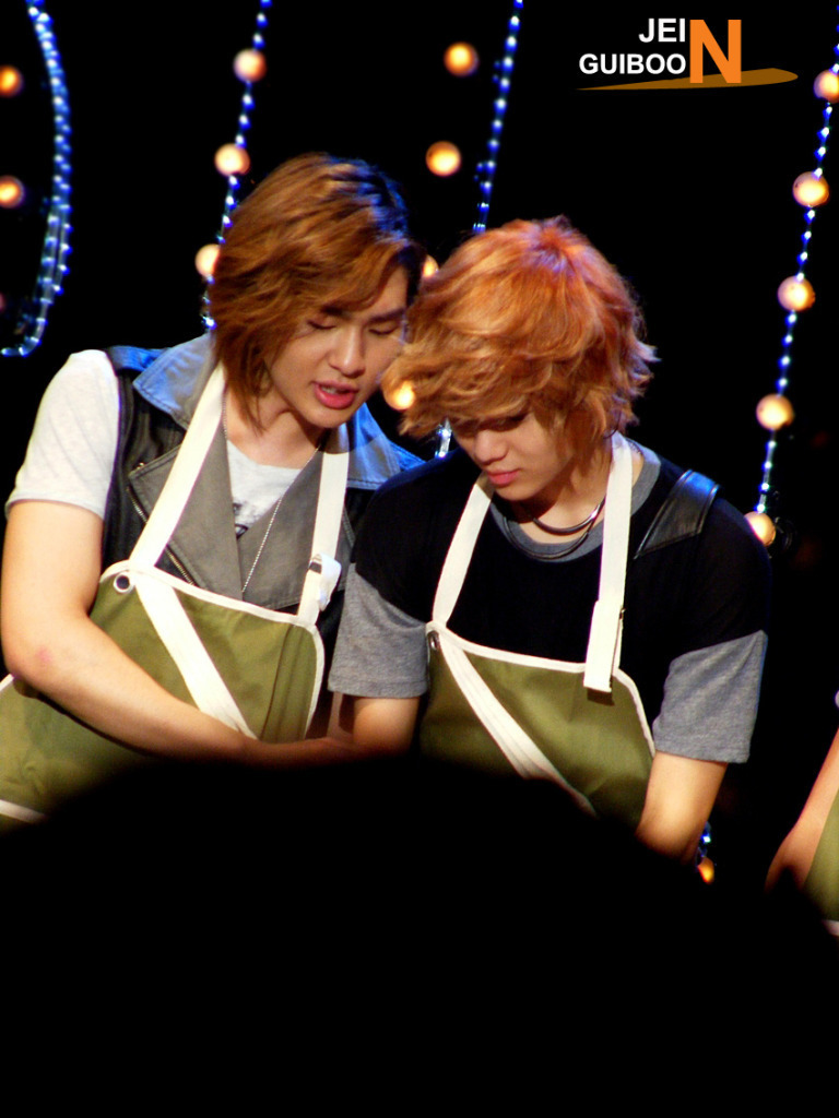 taemin so hot - Página 3 Hehe-ontae-fanparty-in-tailand-shinee-17259409-768-1024