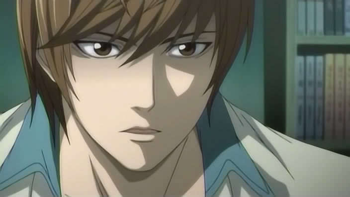 صور الانمي المميز death note مفكرة الموت Light-Yagami-light-yagami-17386134-704-396