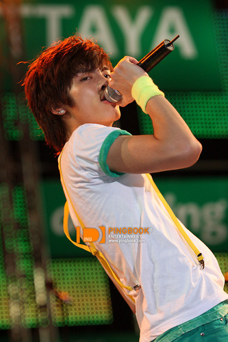 Shining sun ;x !  JongHyun-33-xP-shinee-18134632-333-500