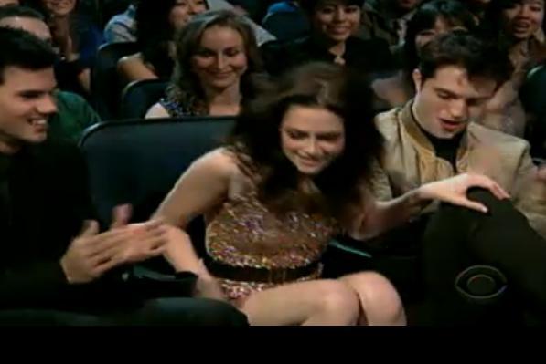 People's Choice Awards 2011 -  2 Kristen-and-robert-at-people-choise-awards-twilight-series-18205855-597-399