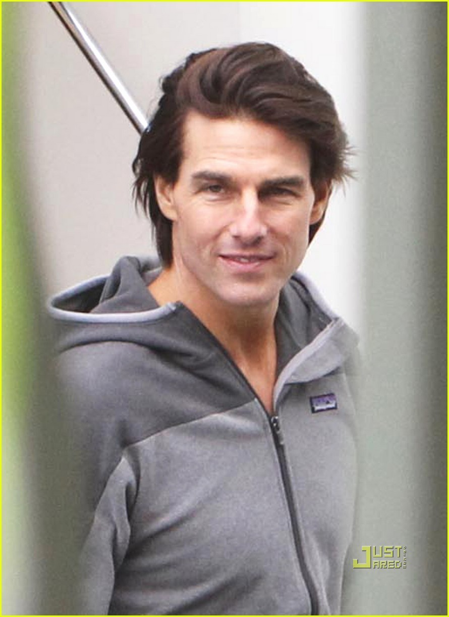 احلى صور لاحلى ممثل انجليزى *تـــــوم كروز* Tom-cruise-2011-tom-cruise-18374481-890-1222