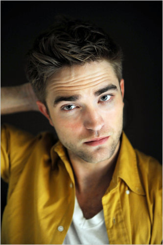  pic  Rob! -  2 Robert-robert-pattinson-18832167-333-500