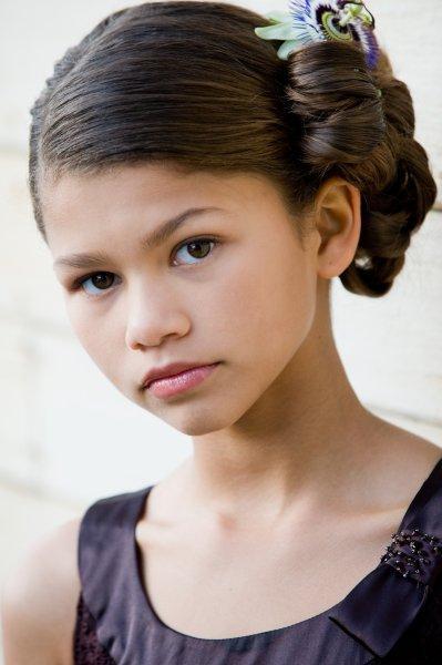 Oline C. M. Chamber Headshots-And-Modeling-zendaya-coleman-18939819-399-600