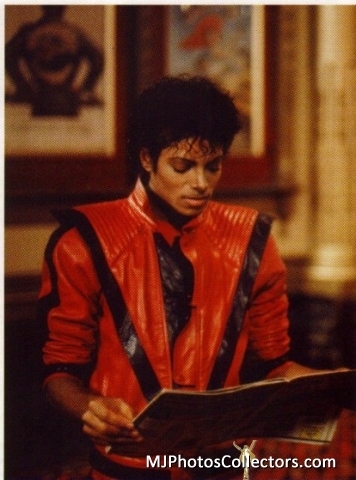 Immagini era "THRILLER" - Pagina 28 Thriller-eraaa-3-michael-jackson-19316721-356-480