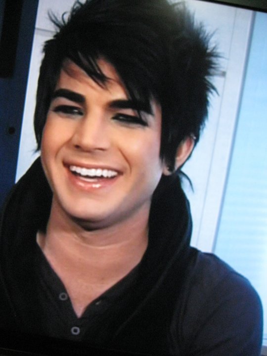 Adam Lambert new 2011 Smile-adam-lambert-19369957-540-720