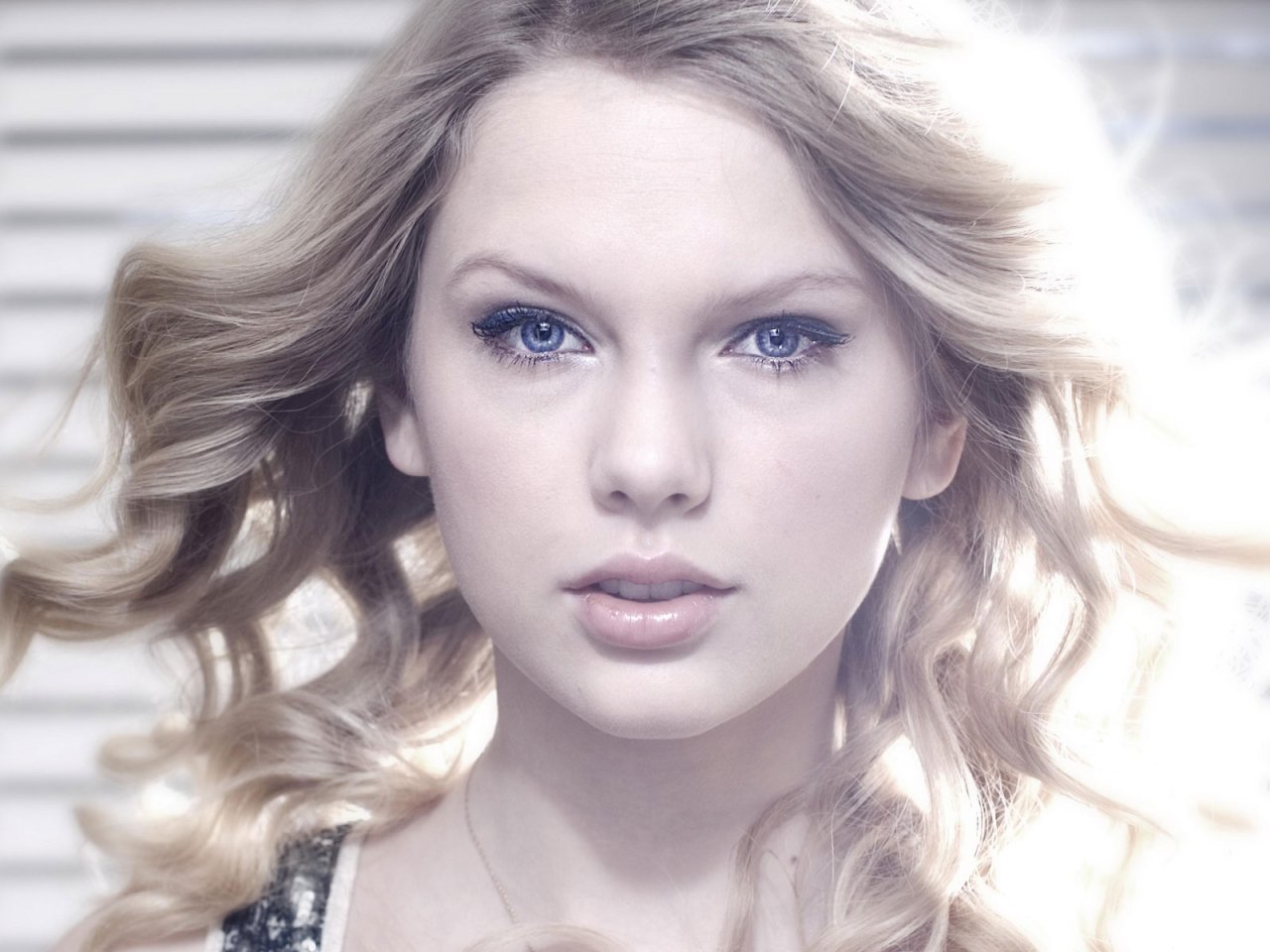 احـــدث واحلــــى صــور لتايلــوررر ســـويفـــــت2011(( Taylor Swift )) Taylor-Swift-taylor-swift-19701648-1280-960