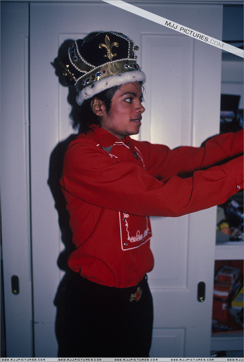 صور لملك الانسانية " متجدد باستمرار " - صفحة 4 Michael-Jackson-_____-michael-jackson-19969308-809-1200