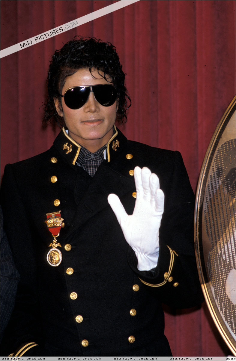 Foto do dia: Era Triller - Página 2 MJ-in-Thriller-Era_Sweetie-michael-jackson-20307166-787-1200