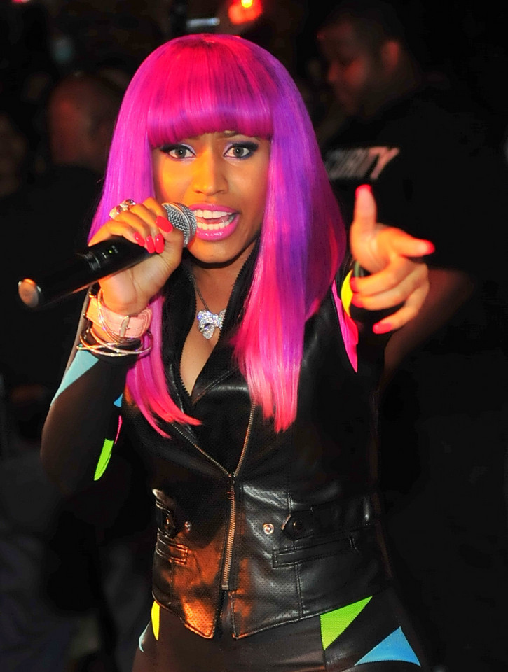 Photos de Nicki Minaj Gimme-the-pink-weve-long-hair-short-cuts-nicki-minaj-20848325-725-960