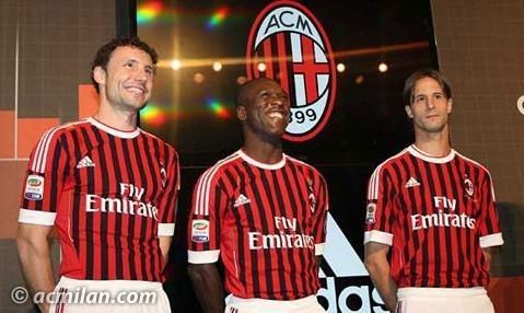 Los 19 partidos de la serie A [AC Milan] La-nueva-camiseta-del-Milan-para-la-2011-12-ac-milan-21657049-479-286