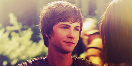 Mi Fichaa! ;)  Logan-Lerman-logan-lerman-21624765-500-250