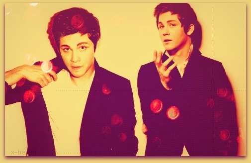 If i'm a bad person, you don't like me {Aron Relationships} Logan-Lerman-logan-lerman-22227626-505-328