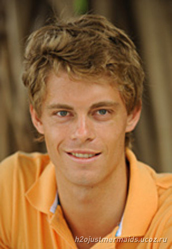 Luke Franklin Luke-Mitchell-Sexy-hottest-actors-22434437-347-500