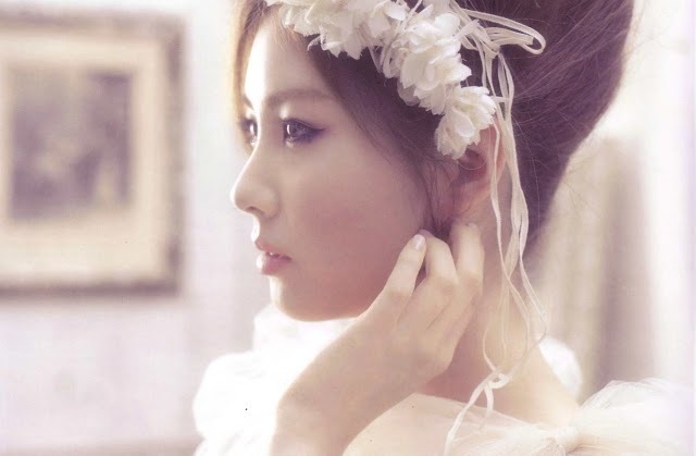 [DISC] HAPPY BRITHDAY CARD TO MAKNAE SNSD SEOHYUN (^.^) Seohyun-1st-Japanese-Album-Scans-girls-generation-snsd-22494811-640-419