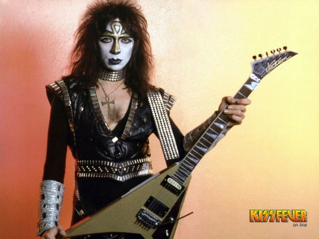 Jeux des qustions Vinnie-Vincent-kiss-guitarists-23039040-1024-768