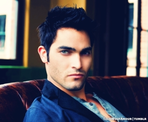 freakss Tyler-Hoechlin-teen-wolf-23490560-500-411