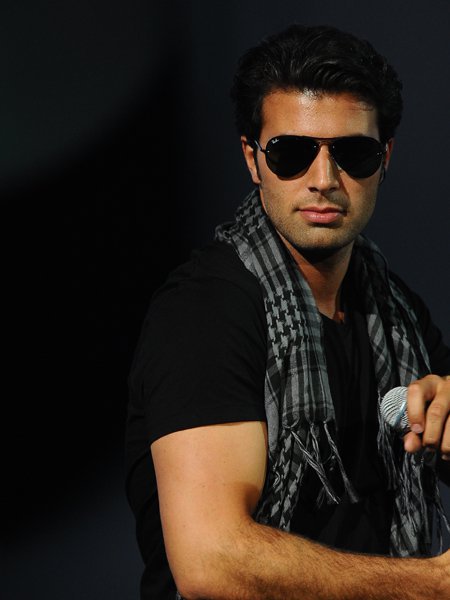 Galerija slika JENCARLOS-CANELA-new-jencarlos-canela-23533171-450-600