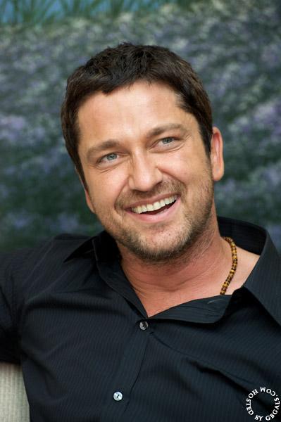 Escape to London: A Roleplay - Page 4 Gerard-Butler-gerard-butler-23624990-399-600