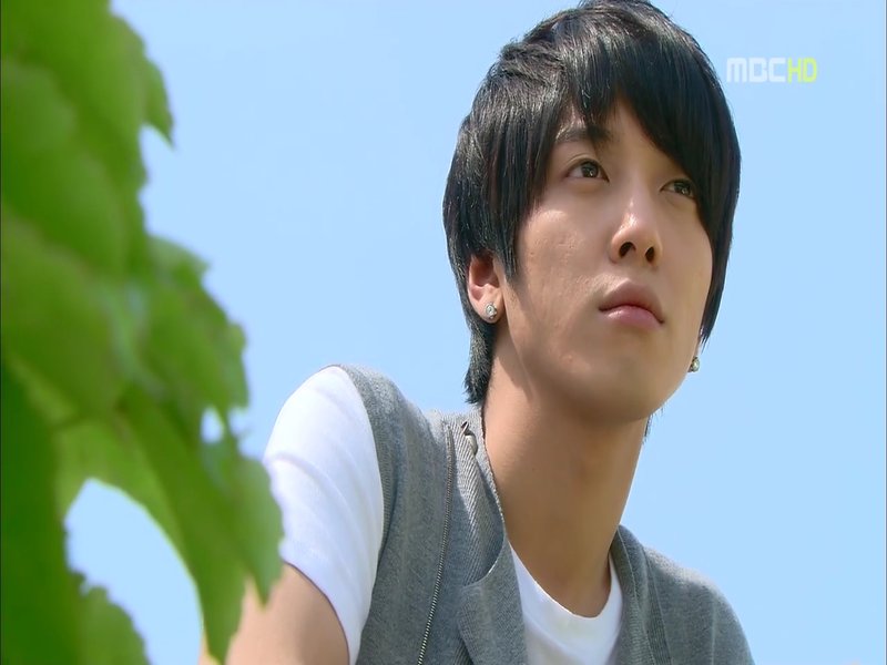 Poze din serial - Pagina 5 Lee-Shin-youve-fallen-for-me-heartstrings-24206159-800-600