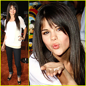 Photos de Selena Gomez 547756_1298899514592_300_300