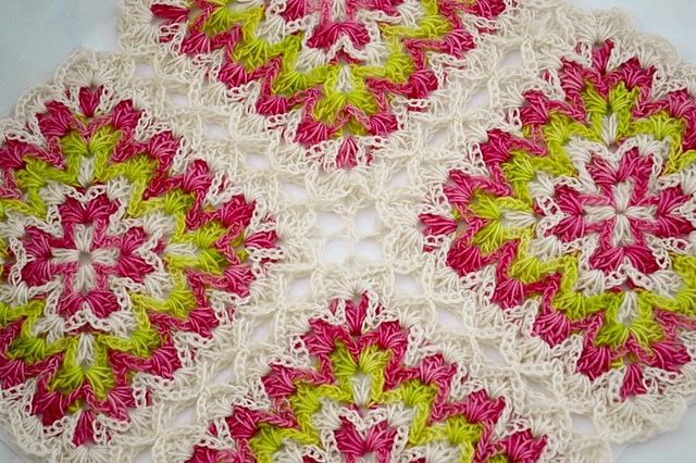 جديد بطانية رائعة Bargello_cover_04_medium2