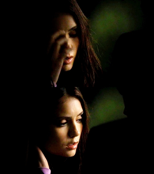 GIFs/Photo's of your charries Elena-elena-gilbert-16715394-500-562