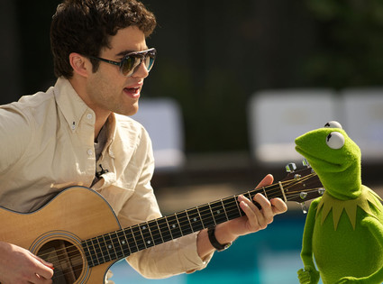 Chris Colfer Appreciation Thread!--part 6 - Page 9 Reg_1024.kermit.criss2.cm.22612